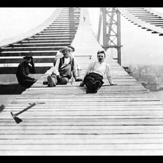 Footpaths on New Manhattan Bridge