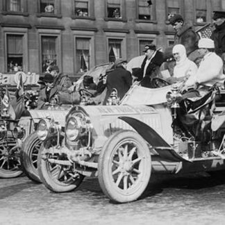 New York - Paris race: cars lined up to start