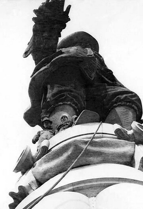 Under Statue of William Penn